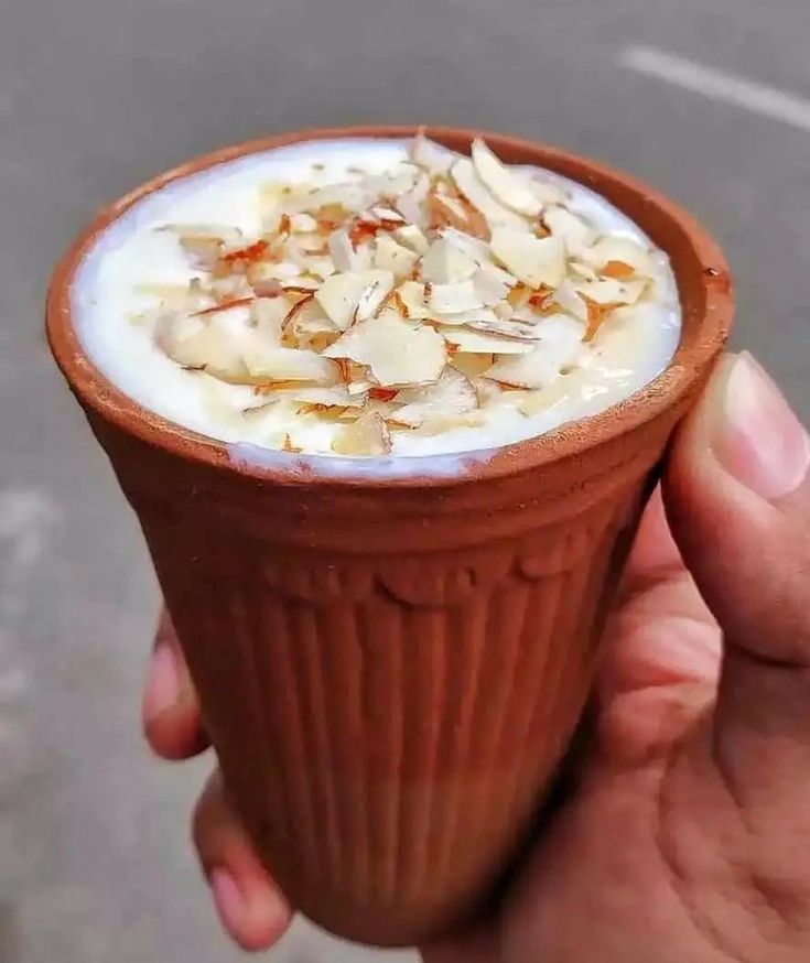 Gurh Elaichi Milk